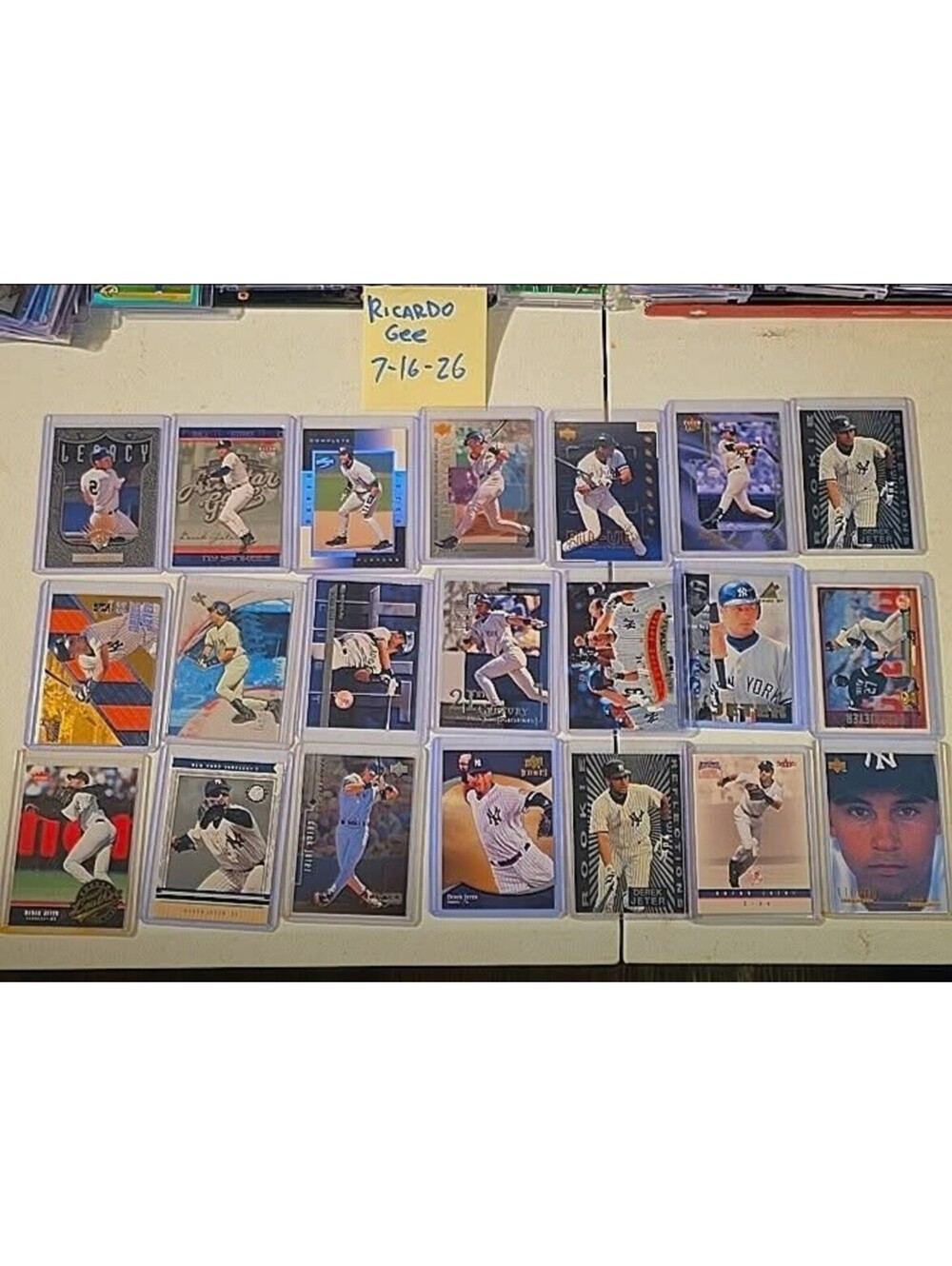 21 derek jeter new york yankees card lot